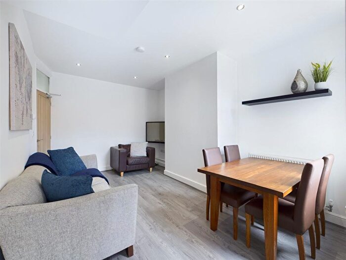 5 Bedroom Terraced House For Sale In Telford Street, Gateshead, NE8