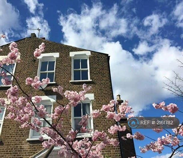 3 Bedroom Flat To Rent In Jerningham Road, London, SE14