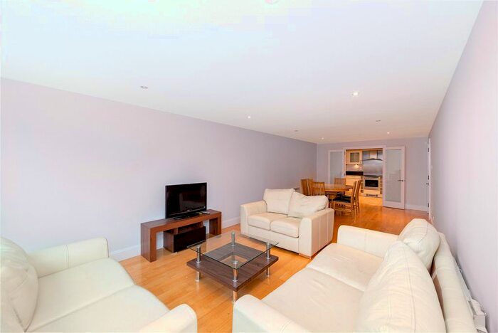 2 Bedroom Flat To Rent In Pimlico Apartments, Vauxhall Bridge Road, London, SW1V
