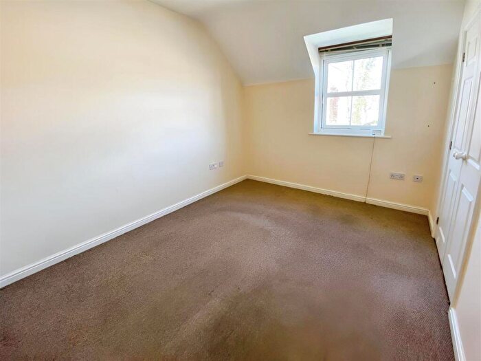 2 Bedroom Coach House To Rent In Clarkson Close, Nuneaton, CV11