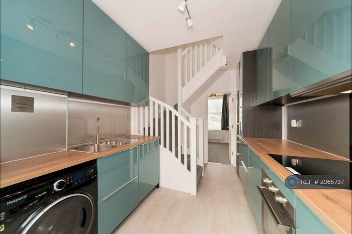 3 Bedroom End Of Terrace House To Rent In Pretoria Road, London, E11