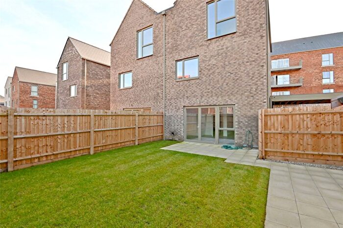 3 Bedroom Semi Detached House For Sale In Beta Avenue, Cambridge, Cambridgeshire, CB5