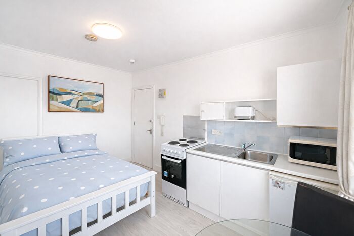 1 Bedroom Flat To Rent In Oakley Street, London, SW3