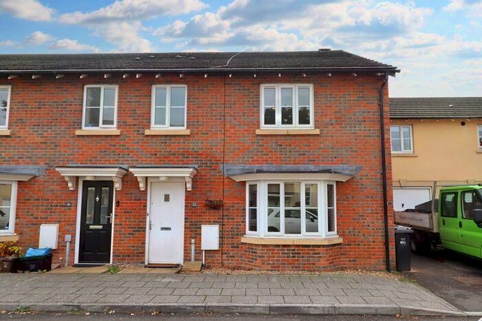 3 Bedroom House To Rent In Clockhouse View, Street, BA16