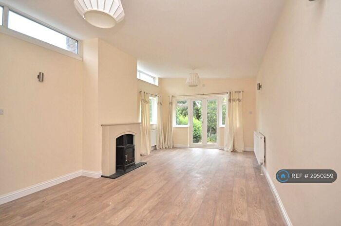 4 Bedroom Bungalow To Rent In Knole Lane, Bristol, BS10