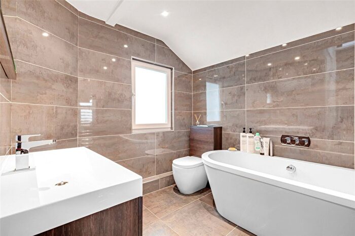 5 Bedroom Terraced House For Sale In Pendle Road, Furzedown, SW16