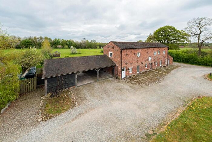 4 Bedroom Barn Conversion For Sale In Wettenhall Road, Poole Nr. Nantwich, CW5