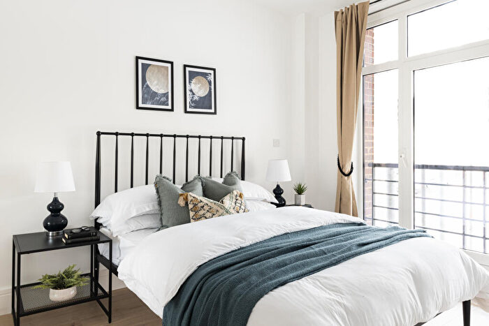 2 Bedroom Apartment To Rent In Syward Place, Pycroft Road. Chertsey., KT16