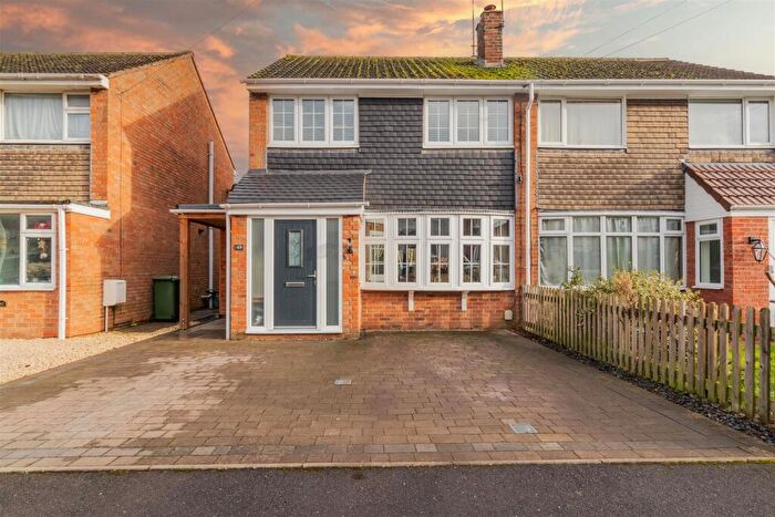 3 Bedroom Semi Detached House For Sale In The Model Village, Long Itchington, Southam, CV47
