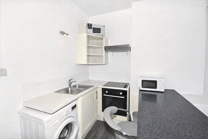 1 Bedroom Flat To Rent In Beacon Road, Bodmin, PL31