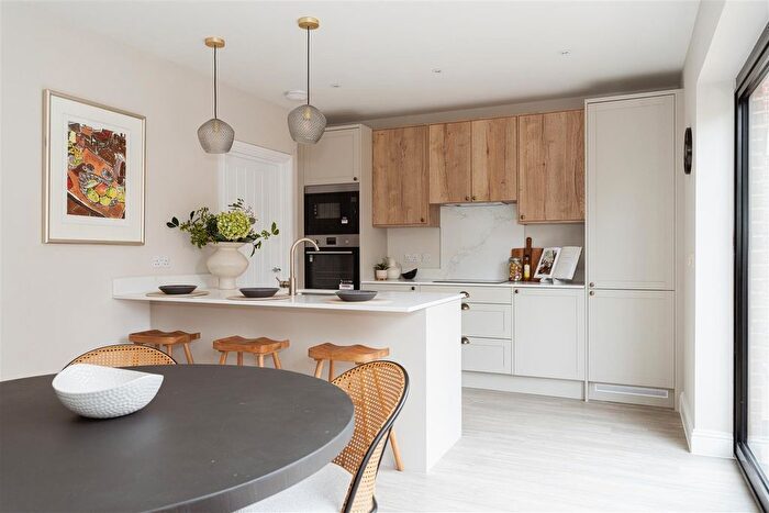 4 Bedroom Detached House For Sale In The Forge, Weatherhill Road, Smallfield, RH6