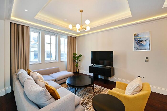 2 Bedroom Flat To Rent In Curzon Street, Mayfair, W1J