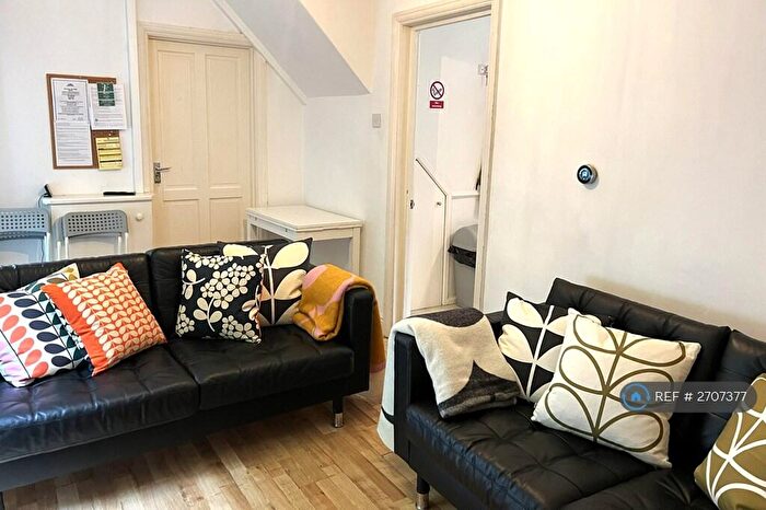 5 Bedroom End Of Terrace House To Rent In Hillside, Brighton, BN2