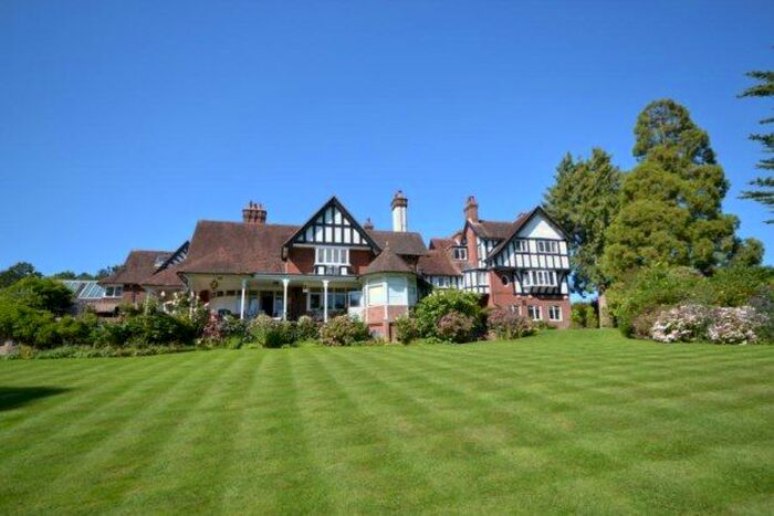 2 Bedroom Flat To Rent In Argos Hill, Crowborough, TN6