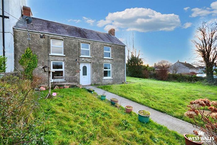 3 Bedroom Semi-Detached House For Sale In Middle Street, Rosemarket, Milford Haven, SA73