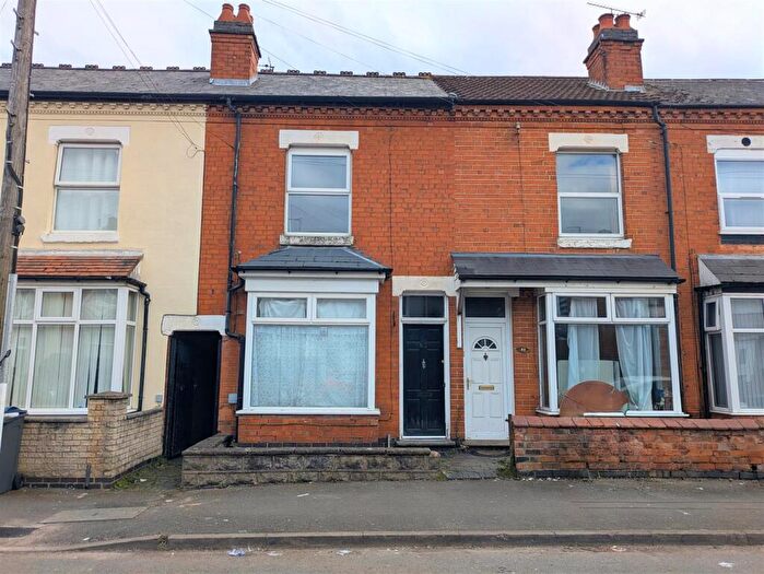 3 Bedroom End Of Terrace House For Sale In Lily Road, Birmingham, B26