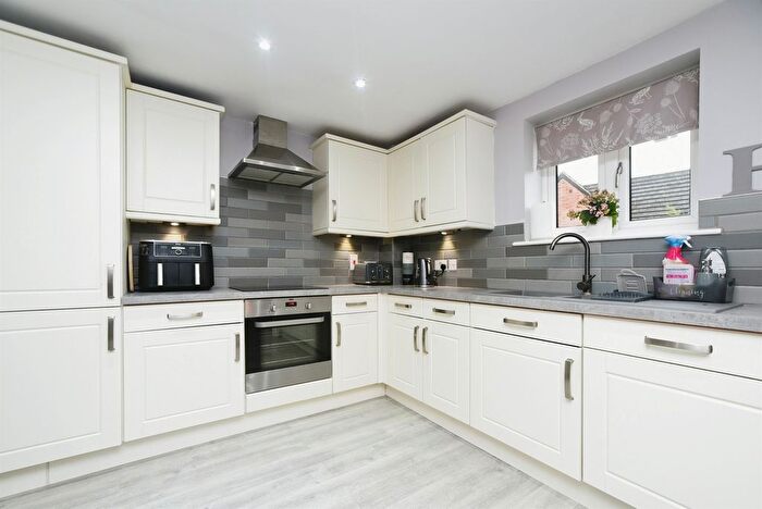 3 Bedroom Semi-Detached House For Sale In Woodland Close, Stratton St. Margaret, Swindon, SN25