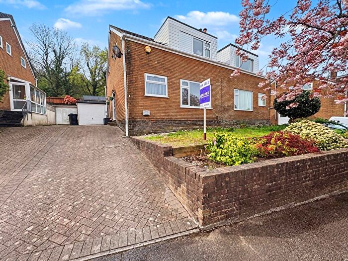 3 Bedroom Semi Detached House For Sale In Cherry Park, Plympton, PL7