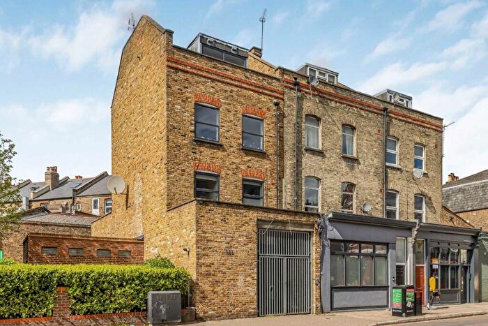 2 Bedroom Flat To Rent In Hanley Road, London, N4