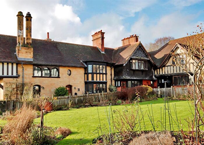 2 Bedroom Property For Sale In The Green, Leigh, Tonbridge, TN11