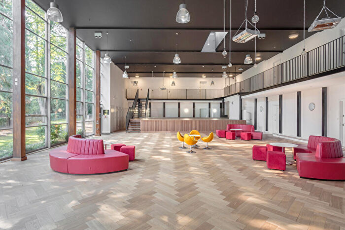 Studio For Sale In Nellis Hall, Hatfield Road, St. Albans, Hertfordshire, AL1