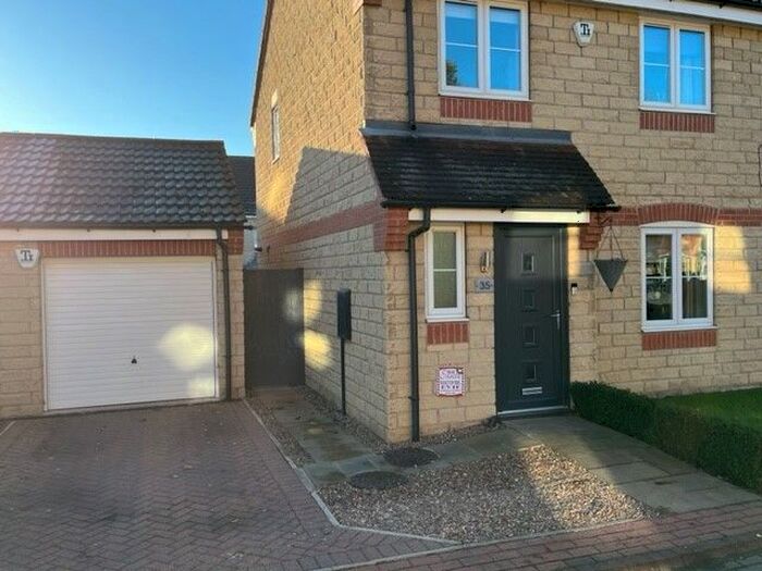 3 Bedroom Property To Rent In Nunnington Way, Kirk Sandall, Doncaster, DN3