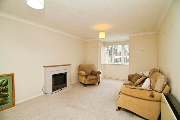 1 Bedroom Apartment For Sale In Maldon Court, Colchester, CO3