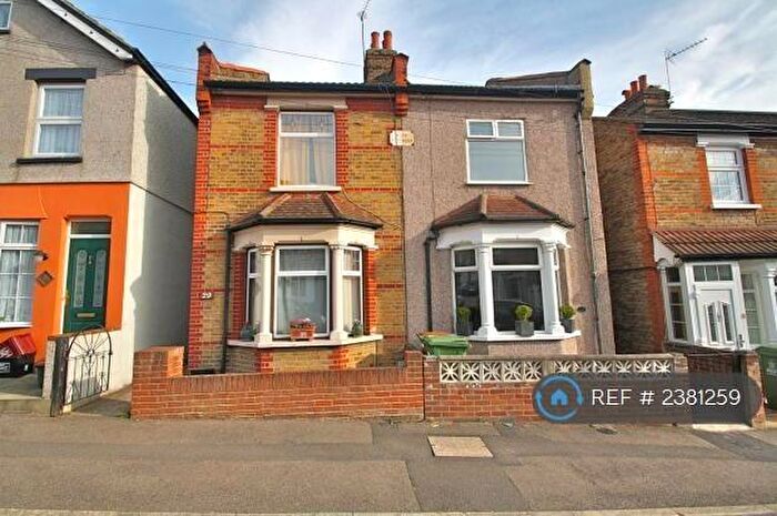 3 Bedroom Semi-Detached House To Rent In Sussex Road, Sidcup, DA14