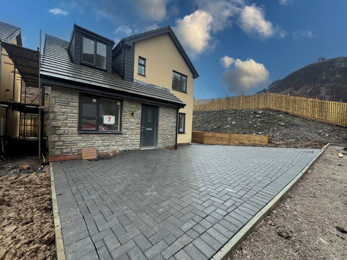 4 Bedroom Detached House For Sale In Parc Tre Mynydd Treorchy - Treorchy, CF42