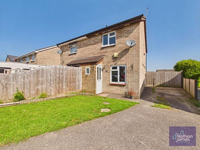 3 Bedroom Semi-Detached House For Sale In Lea Close, Undy, Caldicot, NP26