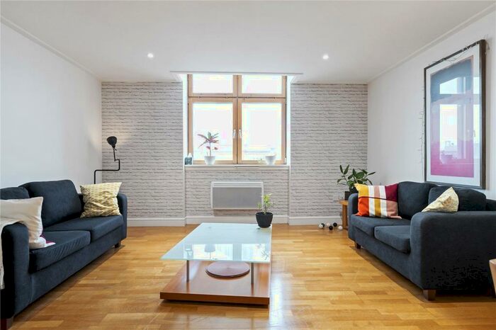 2 Bedroom Apartment To Rent In City Road, London, EC1V