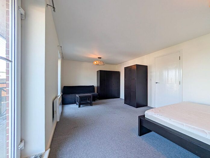 2 Bedroom Flat To Rent In Chantry Close, Abbey Wood, SE2