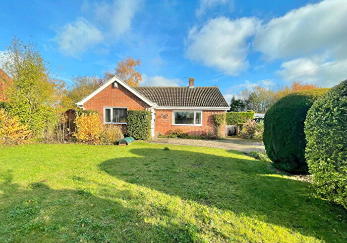 2 Bedroom Detached Bungalow For Sale In The Street, Winfarthing, IP22