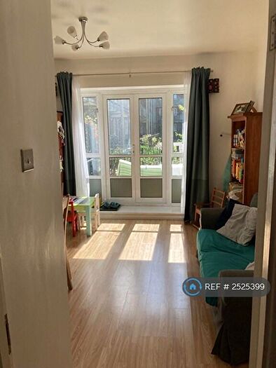 3 Bedroom Flat To Rent In Mary Mac Arthur House, London, E2