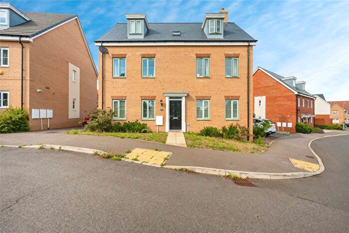 5 Bedroom Detached House For Sale In Hutchinson Rise, Potton, Sandy, Bedfordshire, SG19