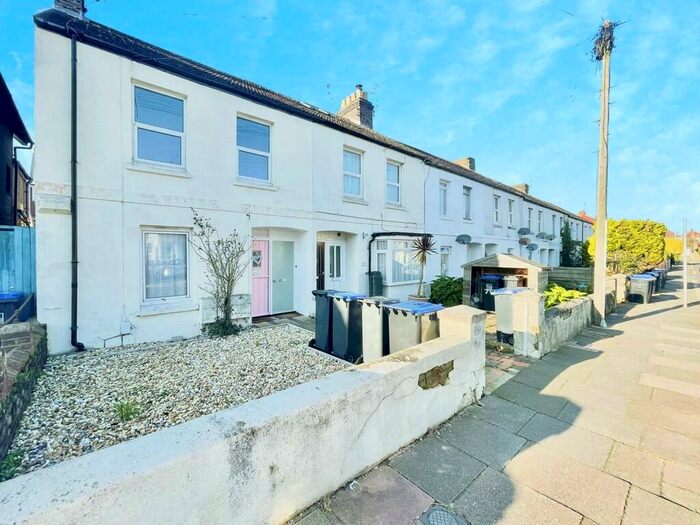 1 Bedroom Flat To Rent In Sugden Road, Worthing, BN11