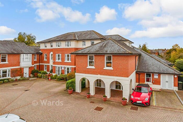 2 Bedroom Flat For Sale In Stour Street, Canterbury, Kent, CT1