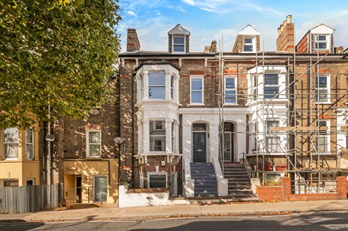 2 Bedroom Flat For Sale In East Dulwich Grove, East Dulwich, SE22