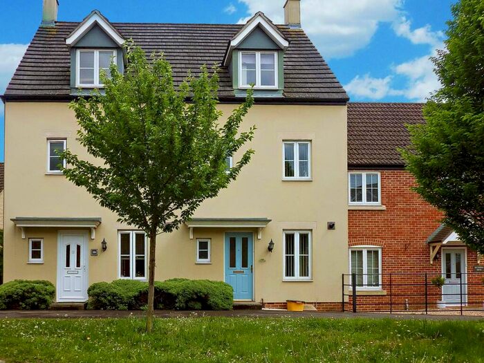 4 Bedroom Terraced House To Rent In Cassini Drive, Swindon, Wiltshire, SN25