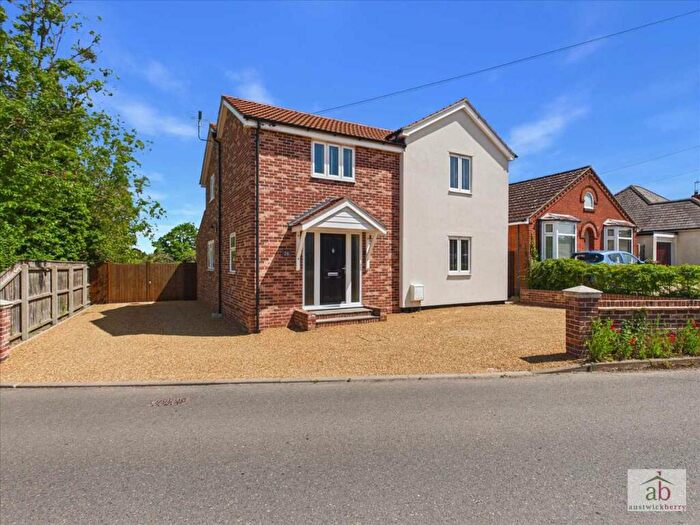 4 Bedroom Detached House For Sale In Humber Doucy Lane, Ipswich, IP4