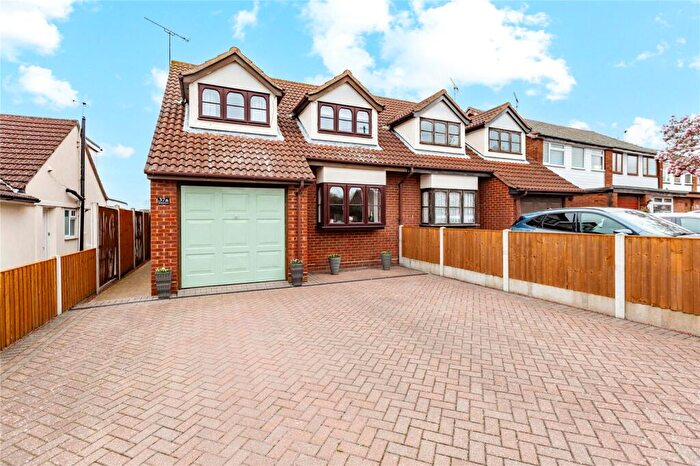 4 Bedroom Semi Detached House For Sale In West Beech Avenue, Wickford, Essex, SS11