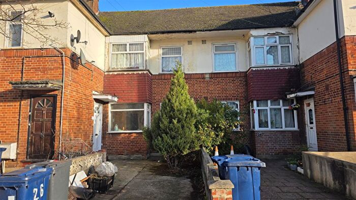 2 Bedroom Maisonette To Rent In Livingstone Road, Southall, UB1