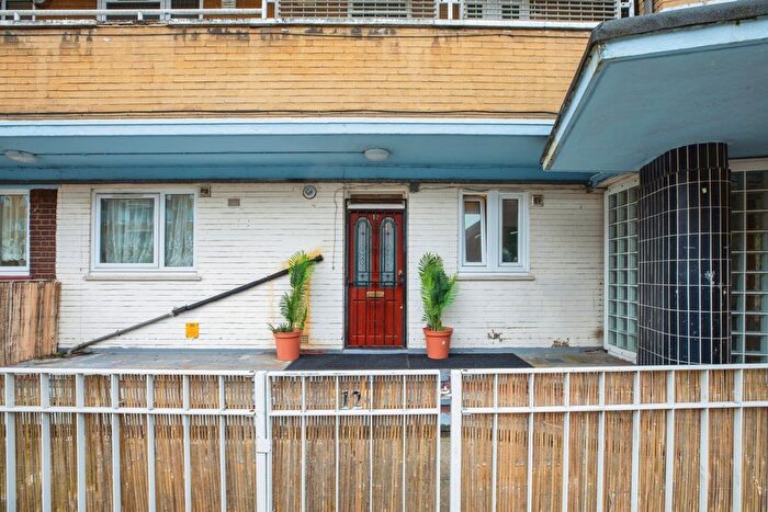 2 Bedroom Flat For Sale In Tulse Hill, London, SW2