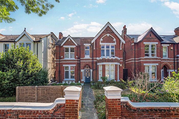 1 Bedroom Flat For Sale In Perryn Road, London, W3