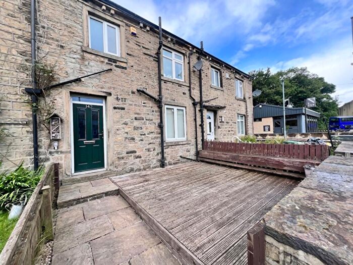1 Bedroom Cottage For Sale In Northgate, Almondbury, HD5