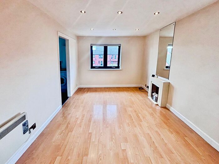 1 Bedroom Flat For Sale In Fish Street, Hull, HU1
