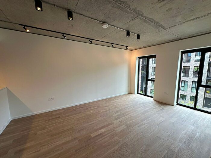 1 Bedroom Flat To Rent In Bedroom Flat – Red House, Lawrence Road, Seven Sisters, N15