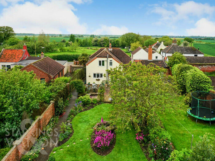 3 Bedroom Detached House For Sale In Mill Road, Stokesby, Great Yarmouth, NR29