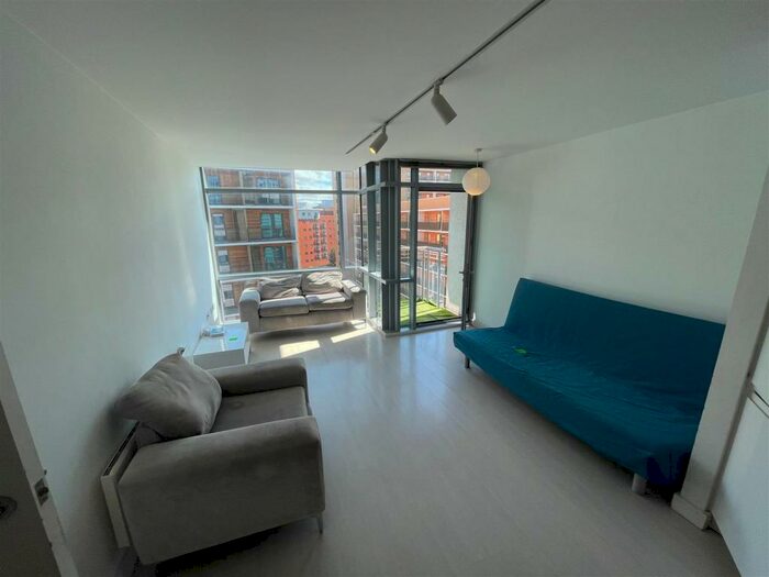 2 Bedroom Apartment To Rent In -Bed Apartment - Manor Mills, Leeds, LS11