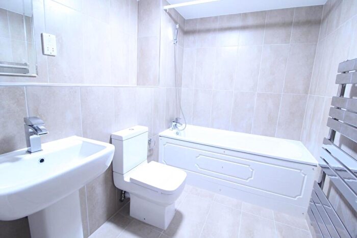 1 Bedroom Flat To Rent In High Road, IG1